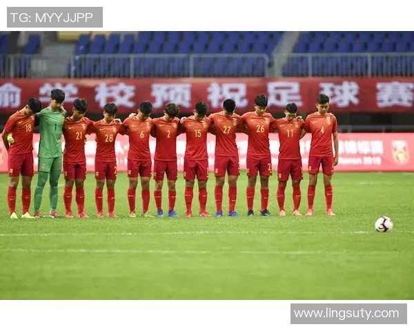 成都足球队与上海足球队赛后复盘团队协作的成功与不足分析 成都足球队与上海足球队赛后复盘团队协作的成功与不足分析