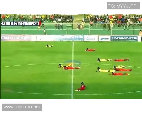 足球明星在赛场上意外受伤踢球踢到要害引发关注与讨论 足球明星在赛场上意外受伤踢球踢到要害引发关注与讨论